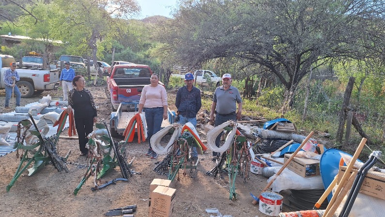 DISTRIBUYE GOBIERNO DEL ESTADO 4.8 TONELADAS DE MAÍZ Y FRIJOL PARA 120 FAMILIAS EN MADERA