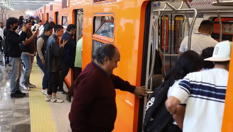 CONTINÚAN LOS PROBLEMAS EN LÍNEA A DEL METRO CDMX 
