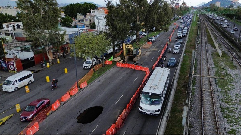 EN DIVISIÓN DEL NORTE SE FORMÓ UN SOCAVÓN EN CDMX