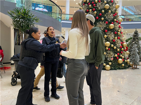 REFUERZA POLICÍA MUNICIPAL VIGILANCIA PARA CUIDAR A LAS FAMILIAS EN ZONAS COMERCIALES EN ESTA TEMPORADA NAVIDEÑA