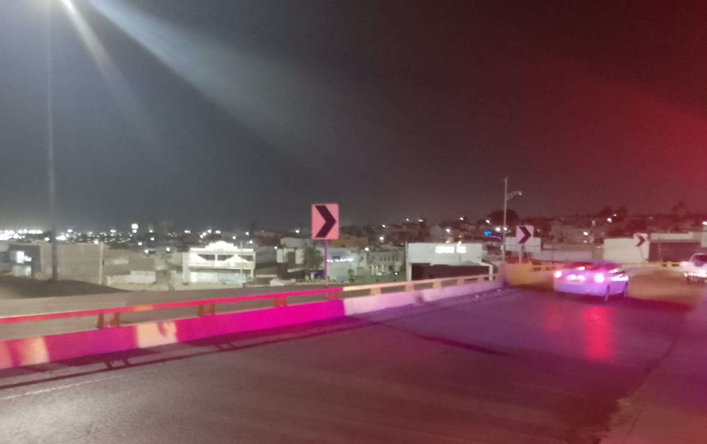 EVITAN QUE JOVENCITA SE TIRE DE PUENTE EN EL PERIJUV