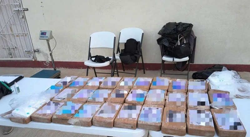 ELEMENTOS DE LA OCTAVA REGIÓN NAVAL, DECOMISARON 30 KILOS DE COCAÍNA EN AGUAS DEL PUERTO DE ACAPULCO, GUERRERO
