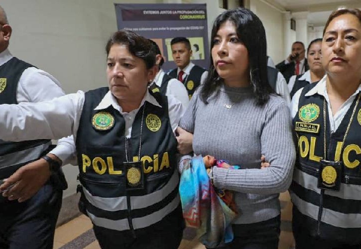REFUERZAN VIGILANCIA EN EMBAJADA DE MÉXICO POR RIESGO DE FUGA DE BETSSY CHÁVEZ