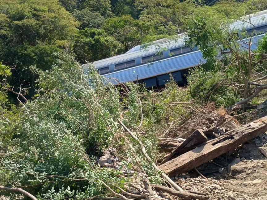 SENTIMOS QUE EL TREN VENÍA MUY FUERTE”: SOBREVIVIENTE TRAS EL DESCARRILAMIENTO EN OAXACA DEL TREN INTEROCEÁNICO