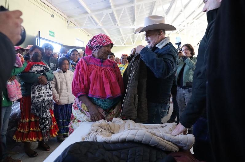 ENTREGA GOBIERNO DEL ESTADO APOYOS ALIMENTARIOS A 300 FAMILIAS EN NONOAVA