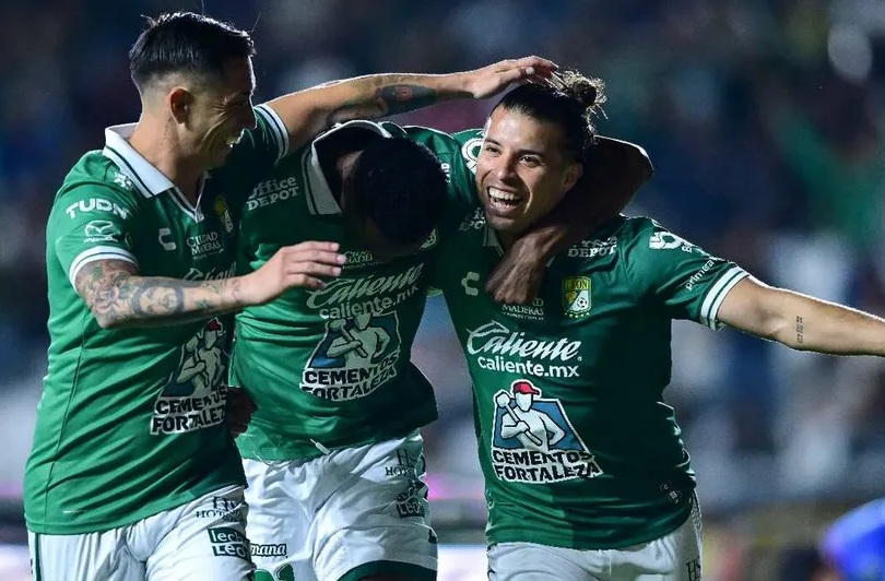 LEÓN DERROTA A CRUZ AZUL 2-1