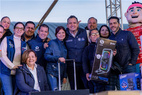 CONVIVE MARCO BONILLA CON MÁS DE 5 MIL CHIHUAHUENSES DE VISTAS DEL NORTE Y PARTEN ROSCA DE REYES