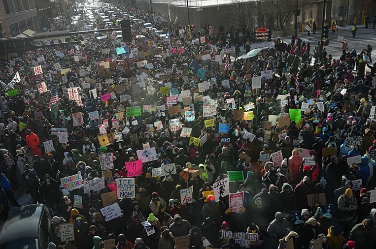 MANIFESTACIÓN EN MINNEAPOLIS CONTRA LA PRESENCIA DE ICE
