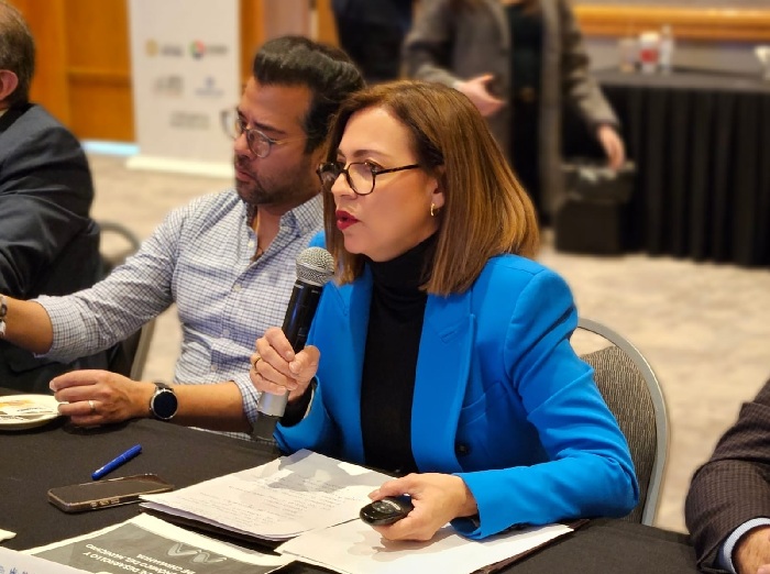 PRESENTA REGIDORA ISELA MARTÍNEZ REGLAMENTO DE DESARROLLO ECONÓMICO DEL MUNICIPIO ANTE INTEGRANTES DEL CODER CHIHUAHUA CENTRO