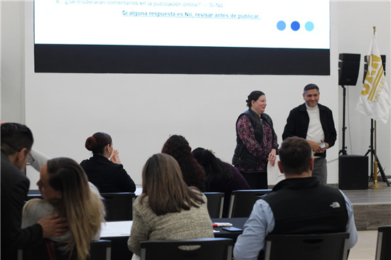 CAPACITA MUNICIPIO A PERIODISTAS Y COMUNICADORES EN TEMAS DE SALUD MENTAL