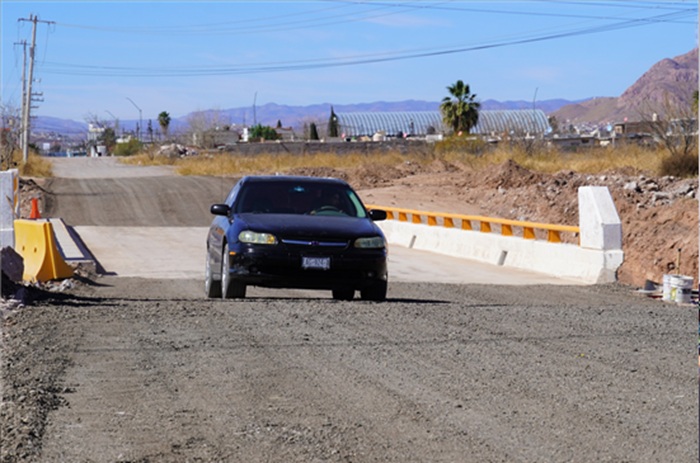 HABILITA MUNICIPIO CIRCULACIÓN EN PUENTE VEHICULAR DE LA COLONIA SIERRA AZUL