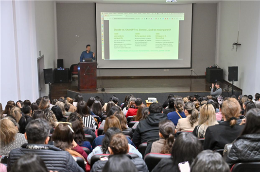 INICIA GOBIERNO MUNICIPAL CICLO DE CONFERENCIAS CON LA PARTICIPACIÓN DE MÁS DE 200 EMPRENDEDORAS Y EMPRESARIAS