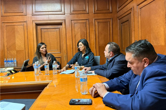 ATIENDE GOBIERNO MUNICIPAL A GRUPO DE MANIFESTANTES