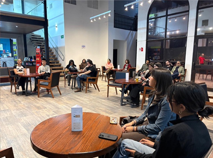 REALIZA MUNICIPIO CHARLA “ENTRE LÍNEAS Y HORIZONTES” EN EL MARCO DE LA EXPOSICIÓN “HORIZONTES OPUESTOS”