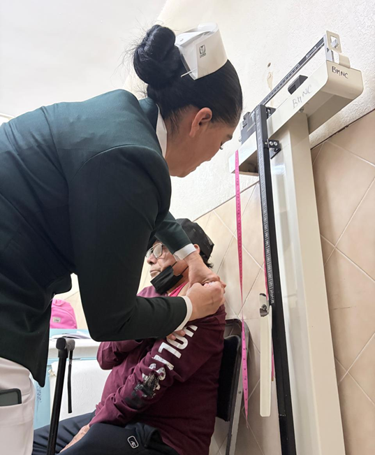 BOLETÍN RECONOCEN PÚBLICAMENTE LA CALIDAD Y TRATO DIGNO DE ENFERMERA DEL IMSS DE DELICIAS, CHIHUAHUA