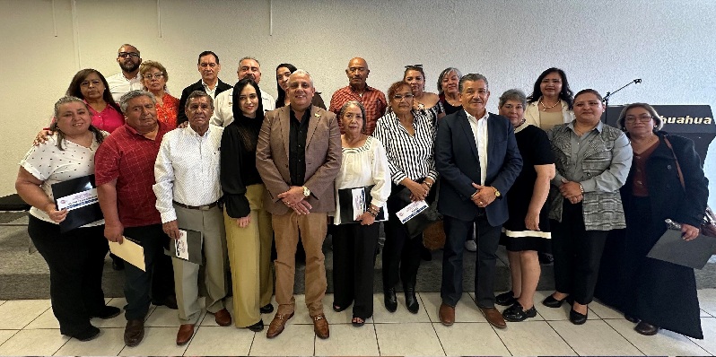 ENTREGAN AUTORIDADES EDUCATIVAS BONO DE RECUPERACIÓN A PERSONAL JUBILADO Y PENSIONADO