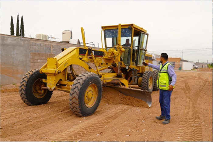 REHABILITA MUNICIPIO CALLES DE TERRACERÍA PARA MEJOR MOVILIDAD DE LAS FAMILIAS