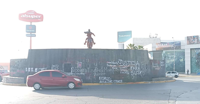 SIGUEN PINTAS DEL 8M EN GLORIETA DE PANCHO VILLA Y ESTACIONES BOWI