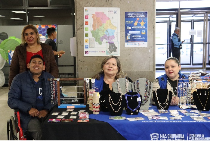 CONCLUYE EXPOSICIÓN DE PRODUCTOS ELABORADOS POR PERSONAS CON DISCAPACIDAD