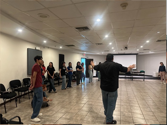 DAN PRIMEROS PASOS EN EL ESCENARIO: MUNICIPIO REALIZA TALLER PARA INICIAR EN LA ACTUACIÓN