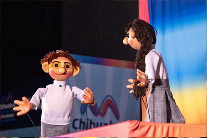 PEQUEÑOS CHIHUAHUENSES SE CONVIERTEN EN GUARDIANES DE LA HISTORIA A TRAVÉS DEL TEATRO GUIÑOL