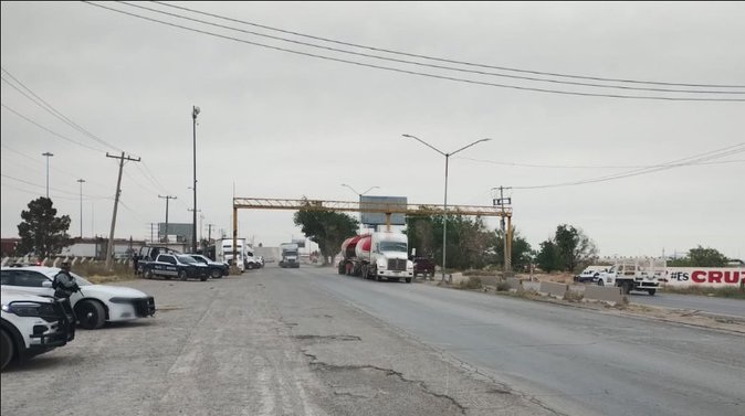 SE MANTIENE FIRME EL BLOQUEO DE TRANSPORTISTAS