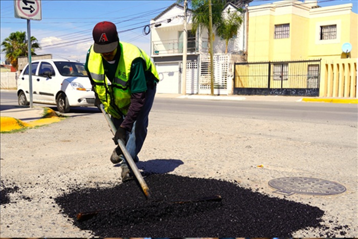 MANTENIMIENTO A CALLES: MUNICIPIO TAPÓ MÁS DE MIL 500 BACHES ESTA SEMANA