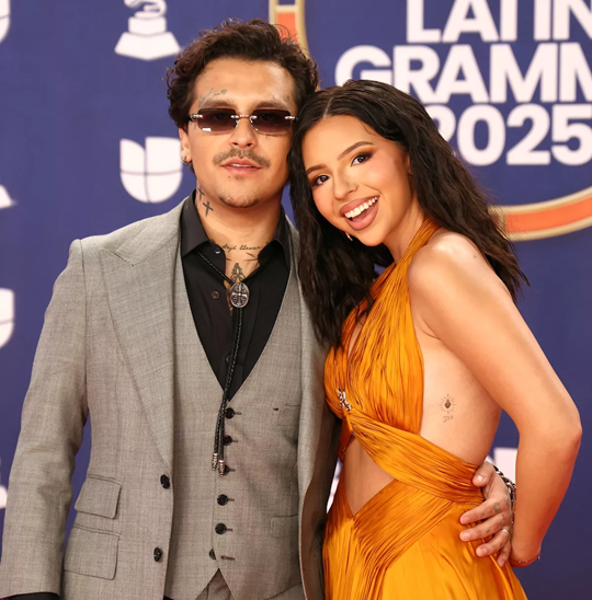 CHRISTIAN NODAL REVELÓ QUE LA VIOLENCIA EN ZACATECAS LO LLEVÓ A POSPONER SU BODA RELIGIOSA CON ÁNGELA AGUILAR