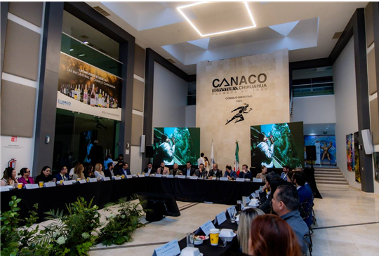 RECONOCE MARCO BONILLA A CANACO CHIHUAHUA POR SU PAPEL CLAVE EN EL DESARROLLO ECONÓMICO DE LA CAPITAL