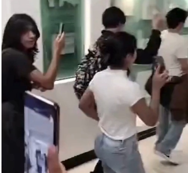 JÓVENES EXIGIERON COMUNICACIÓN CON AUTORIDADES DEL IPN PARA EXPONER SUS EXIGENCIAS