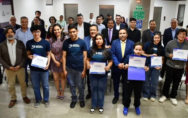 RECONOCEN A ESTUDIANTES QUE DESTACARON EN LA OLIMPIADA MEXICANA DE INFORMÁTICA