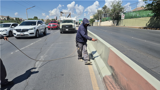 TRABAJA MARCO BONILLA POR IMAGEN URBANA; FINALIZARON LABORES DE PINTURA EN LA CANTERA
