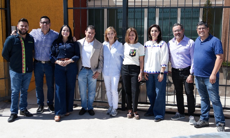 VISITAN REGIDORES DEL PAN A ALBERGUE QUE ATIENDE A NIÑAS Y ADOLESCENTES VÍCTIMAS DE VIOLENCIA Y ENTREGAN PAQUETES DE CUIDADO PERSONAL