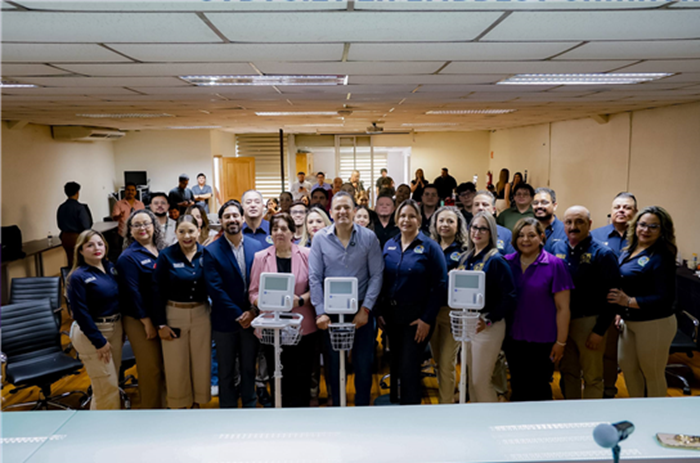 MARCO BONILLA CUMPLE CON ENTREGA DE MONITORES PEDIÁTRICOS PARA ÁREA DE PEDIATRÍA DEL IMSS