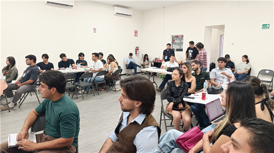 JÓVENES SE REÚNEN EN LA CASA DE LA JUVENTUD DEL MUNICIPIO PARA FORMARSE COMO FUTUROS LÍDERES