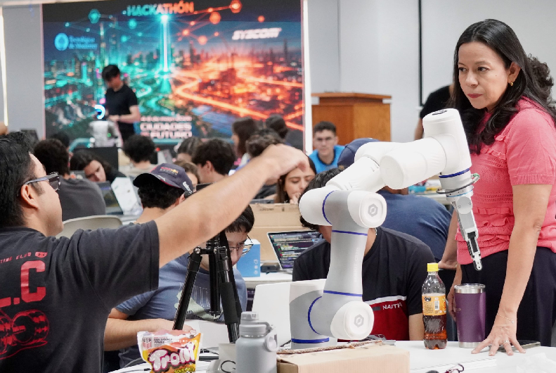 ESTUDIANTES DEL TEC DE MONTERREY DESARROLLAN SOLUCIONES PARA “CIUDADES DEL FUTURO” EN HACKATHON DE INGENIERÍA