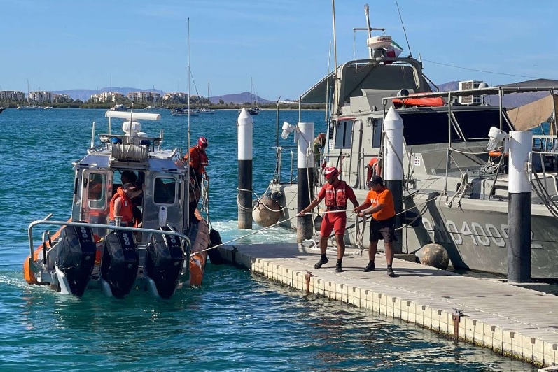 ELEMENTOS DE LA SECRETARÍA DE MARINA ATENDIERON EL CHOQUE DE DOS EMBARCACIONES EN INMEDIACIONES DE BAHÍA DE LA PAZ, BAJA CALIFORNIA SUR