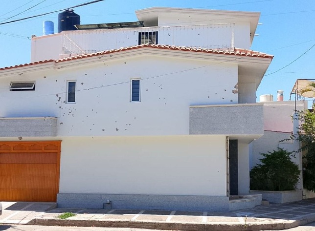 CASA EN DONDE VIVIÓ EL GOBERNADOR CON LICENCIA DE SINALOA, RUBÉN ROCHA MOYA, FUE ATACADA A BALAZOS POR DESCONOCIDOS