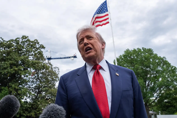 TRUMP AFIRMÓ QUE CUBA ESTÁ BUSCANDO AYUDA PARA SALIR DE SU SITUACIÓN Y ASEGURÓ QUE RESPONDERÁ CON DIÁLOGO.