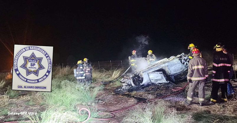 VUELCA Y SE INCENDIA EN LA CARRETERA A LA QUEMADA