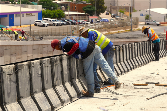 LLEVA PASO SUPERIOR VIALIDAD LOS NOGALES Y AVENIDA DE LAS INDUSTRIAS AVANCE SUPERIOR AL 60%: MUNICIPIO