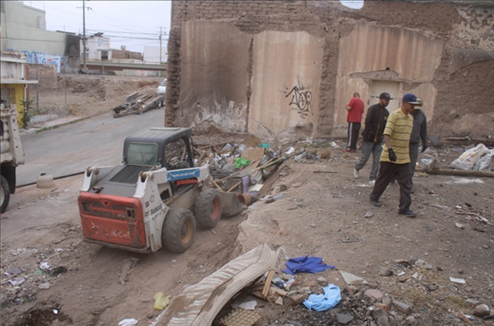 LIMPIA GOBIERNO MUNICIPAL TERRENO INVADIDO EN LA COLONIA SANTO NIÑO
