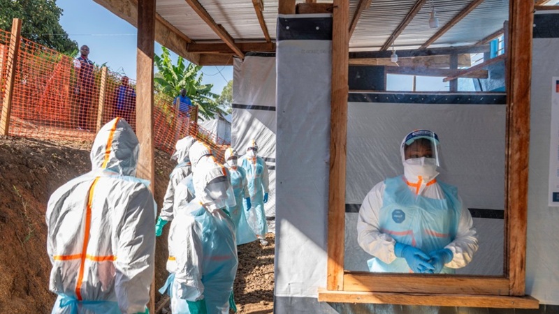 BRASIL INVESTIGA DOS POSIBLES CASOS DE ÉBOLA