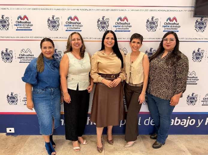 GANADORAS DEL PREMIO MUNICIPAL AL MÉRITO DOCENTE 2026 RECIBEN ESTÍMULO ECONÓMICO