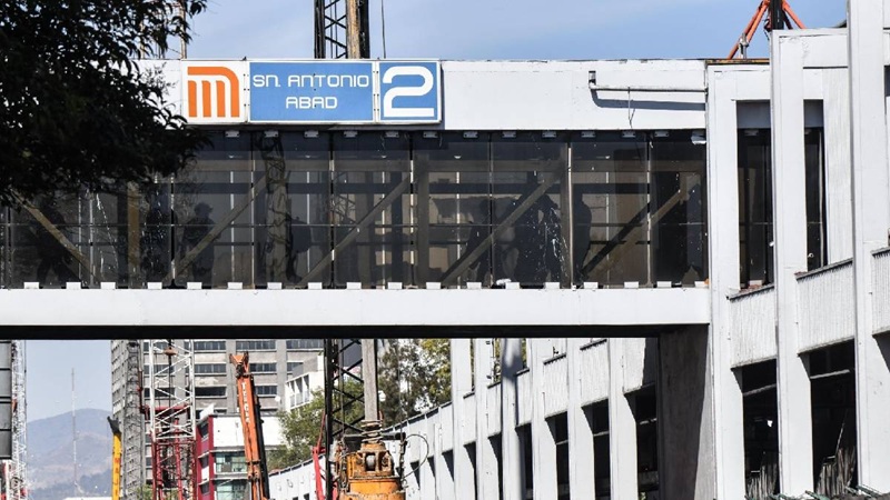 CON ESTACIONES CERRADAS REABRE LÍNEA 2 DEL METRO