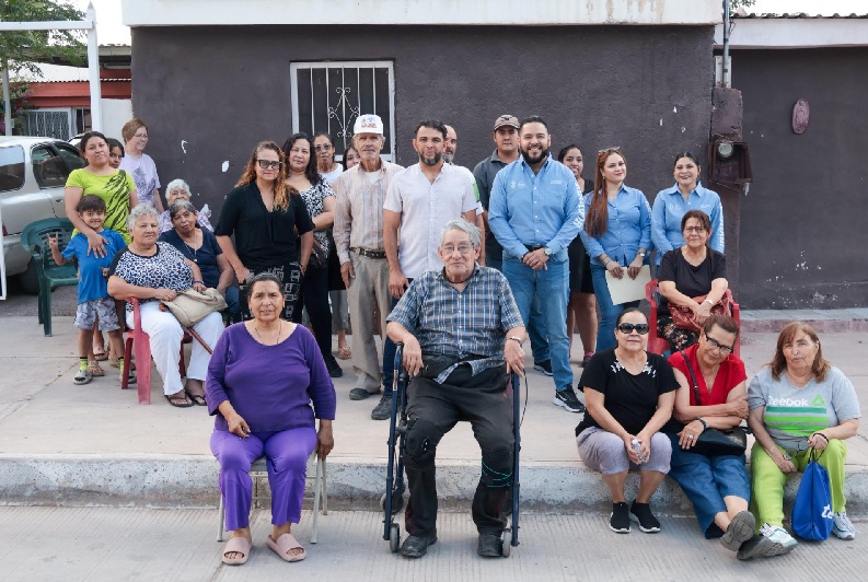 ESCUCHA LUIS VILLEGAS PROPUESTAS Y NECESIDADES DE VECINOS DE NOMBRE DE DIOS