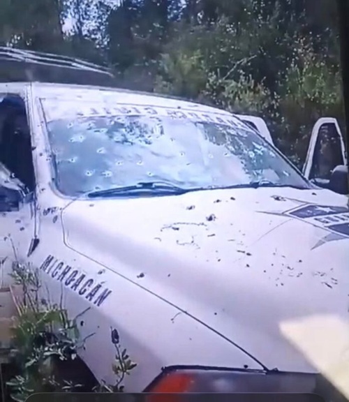  CINCO POLICÍAS RESULTARON HERIDOS TRAS SER ATACADOS A TIROS POR DESCONOCIDOS EN UNA REGIÓN INDÍGENA DE MICHOACÁN.