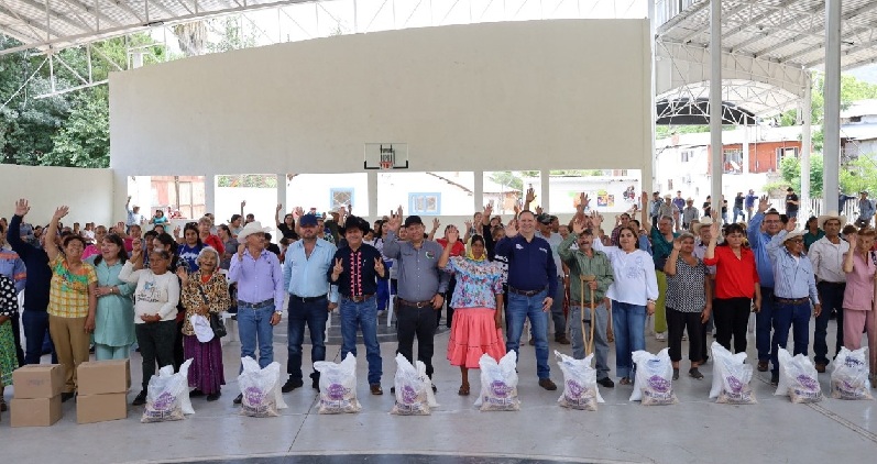 LLEVA NUTRICHIHUAHUA ALIMENTOS A FAMILIAS Y COMEDORES ESCOLARES A URUACHI