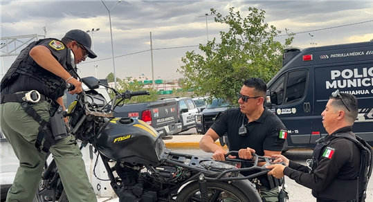 MANTIENE POLICÍA MUNICIPAL OPERATIVOS DE REVISIÓN; ASEGURAN 172 MOTOCICLETAS POR IRREGULARIDADES