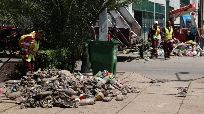 SE DESPLEGÓ UN DISPOSITIVO DE LIMPIEZA EN CDMX TRAS FESTEJOS